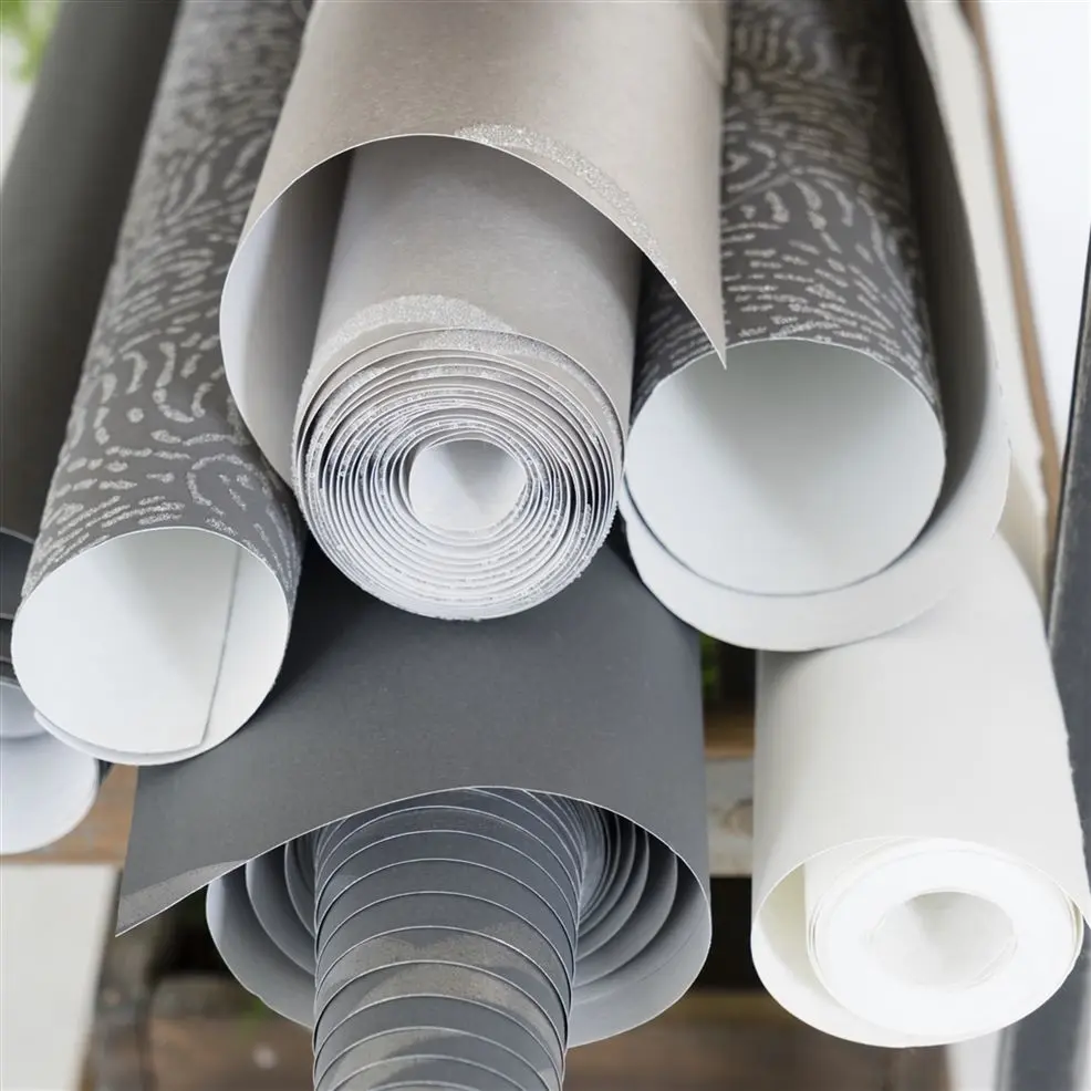 Designers Guild P502/07 Plain & Textured II ERNANI - IVORY - tapeta z motywem postarzanej ściany z betonu