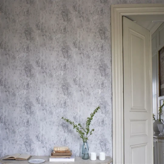 Designers Guild PDG716/06 Plain & Textured II Michaux Zinc - tapeta z motywem postarzanej ściany z betonu