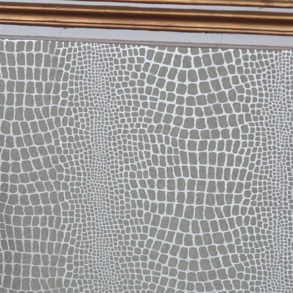 Designers Guild P544/07 Naturally III PIETRA - COCOA - tapeta z motywem skóry węża