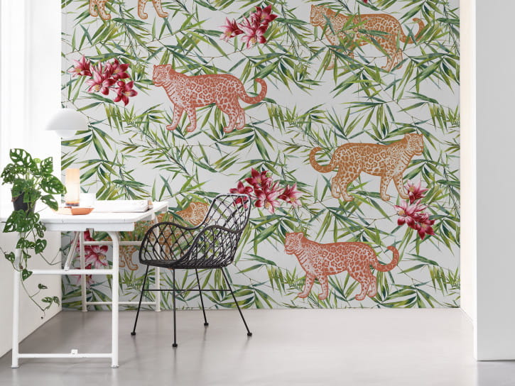 BN 200387 Mijke Konijn Wild Flowers - mural z motywem tropikalnych liści i dzikich kotów