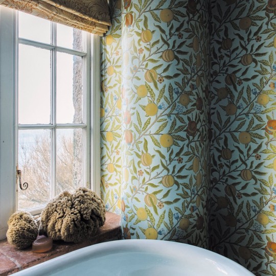 Morris & Co 217102 Cornubia Fruit Sky - tapeta w owoce