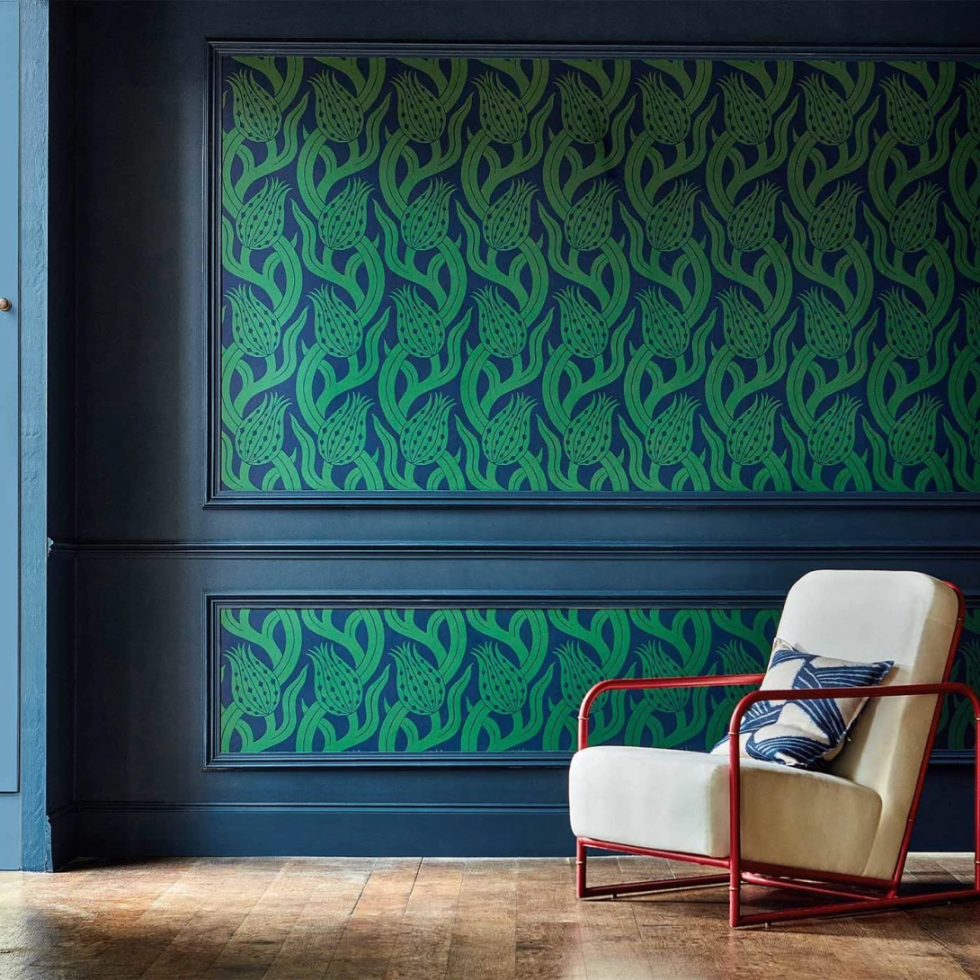Zoffany 312996 Kensington Walk Persian Tulip Poison- tapeta w kwiaty tulipana