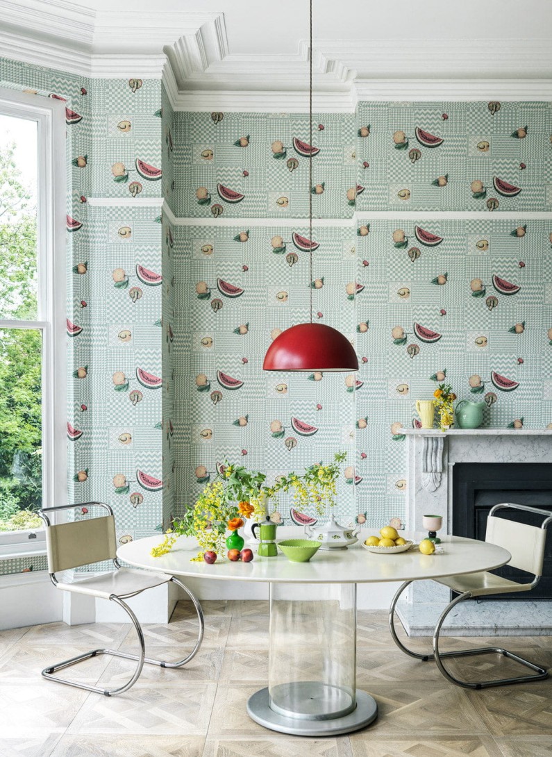Cole & Son 123/6027 Fornasetti Senza Tempo II Frutta e Geometrico - tapeta z owocami na geometrycznym tle