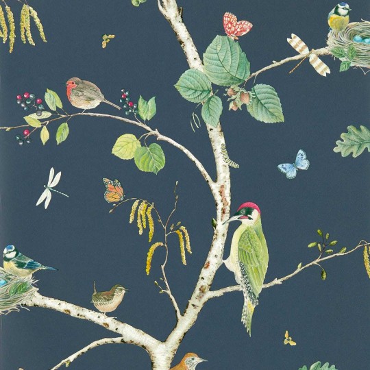Sanderson 217231 Arboretum Woodland Chorus Charcoal - tapeta w ptaki