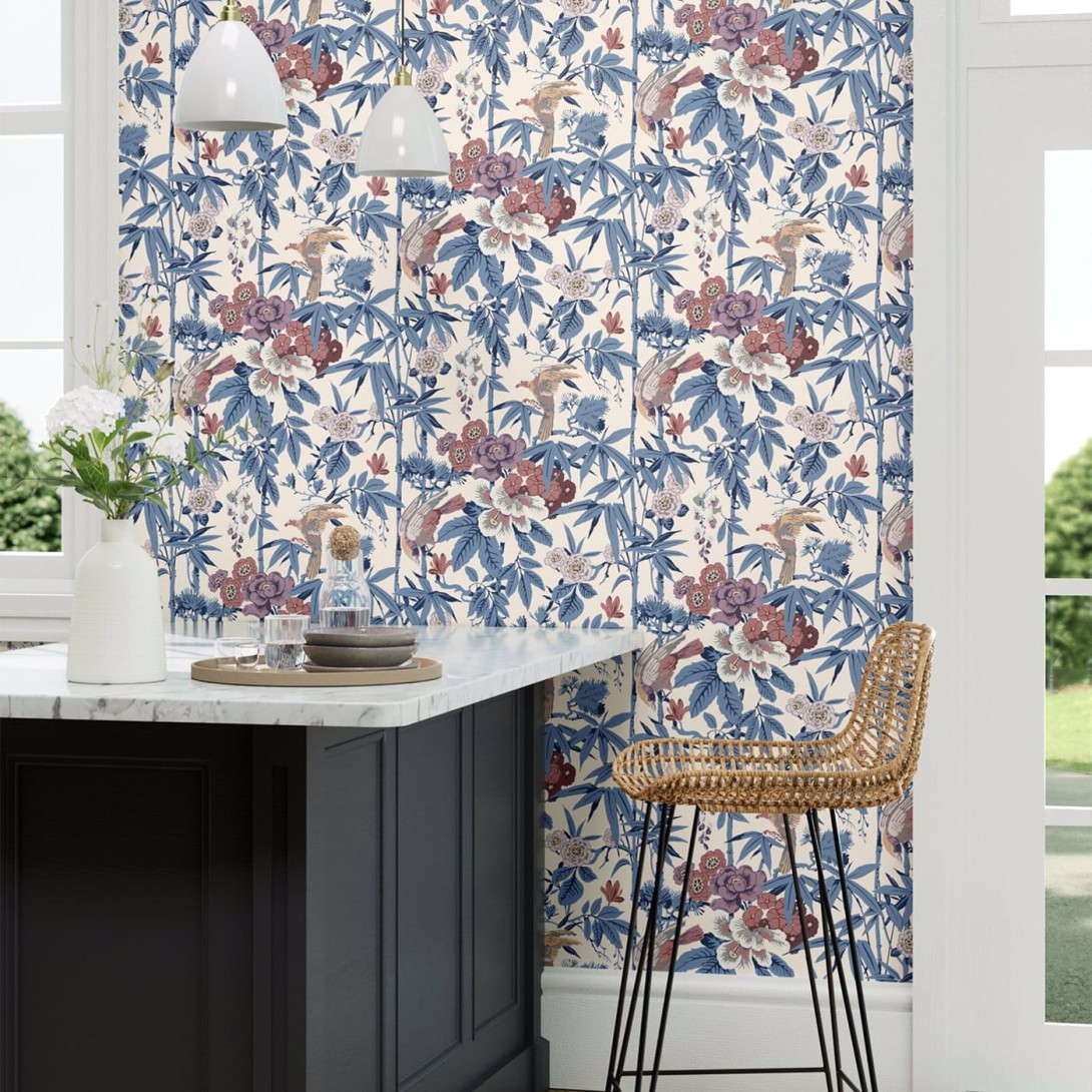 Sanderson 217129 Water Garden Bamboo & Birds China Blue/Lotus Pink - tapeta w kwiaty i ptaki