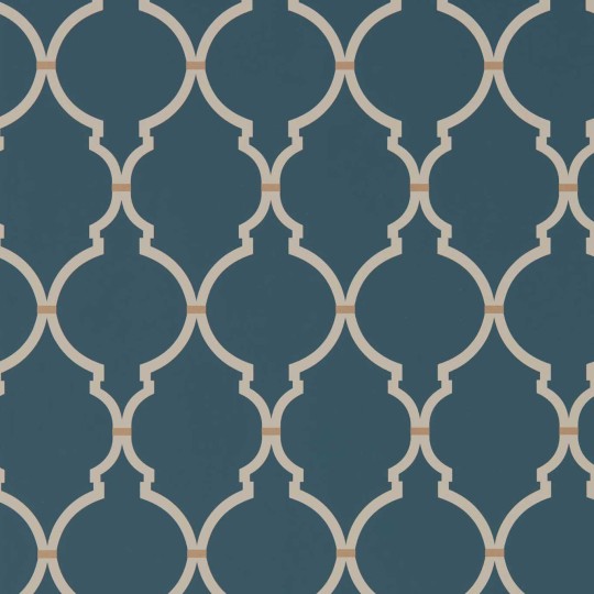 Sanderson 216338 Water Garden Empire Trellis Indigo/Linen - tapeta z koniczyną marokańską