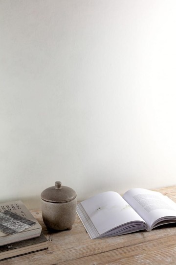 Khroma BLONE1022 The Colour Book Color Feather - tapeta jednolita