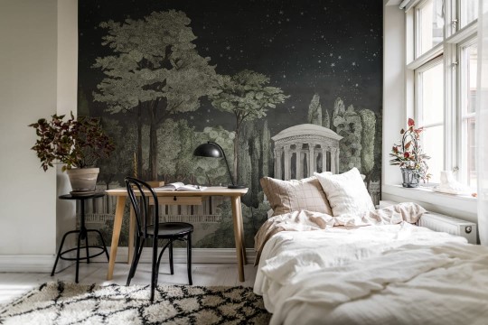 Rebel Walls R19742 Jack Kinsey Chatsworth Park Night - mural z ogrodem