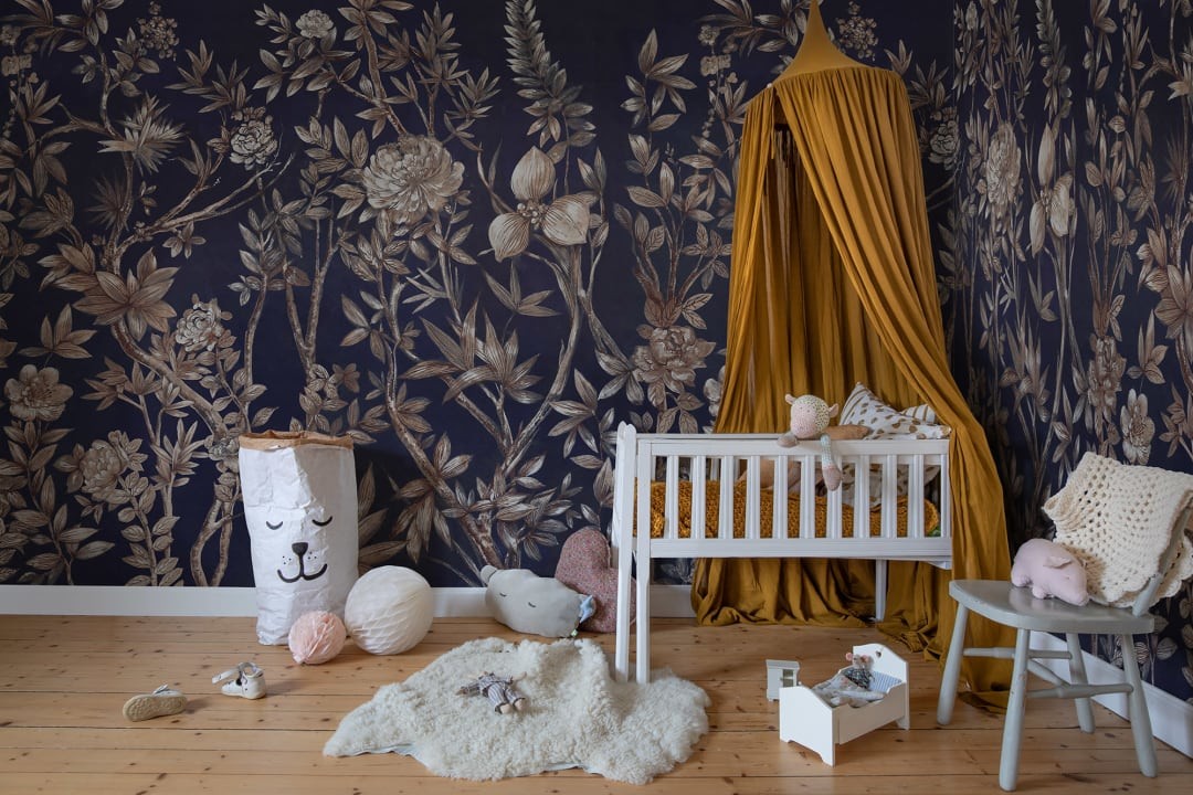 Rebel Walls R18731 Cottage Cool Silk Floral Blue - mural z motywem kwiatów