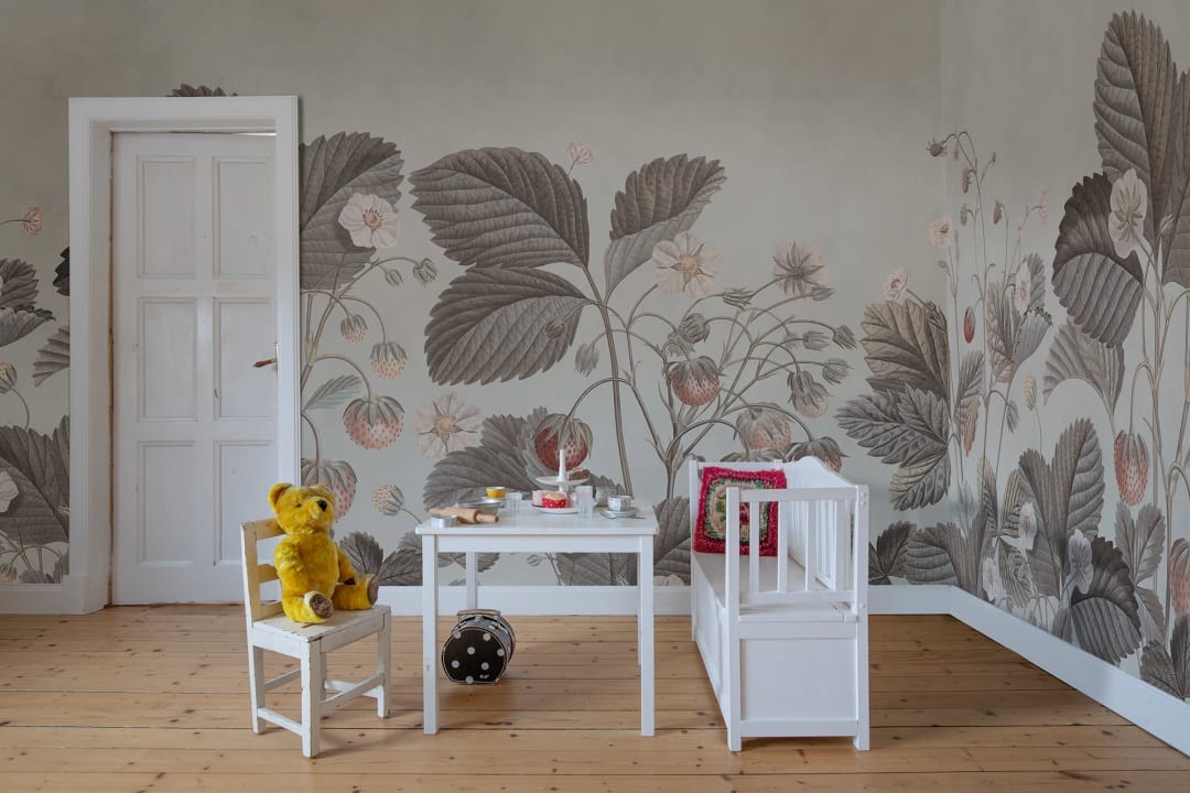 Rebel Walls R18695 Cottage Core Wild Strawberries Vintage - mural o wzorze truskawek i poziomek