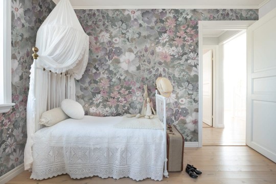 Rebel Walls R18659 Cottage Core Summer Field Dusty Pink - mural o wzorze kwiecistej łąki