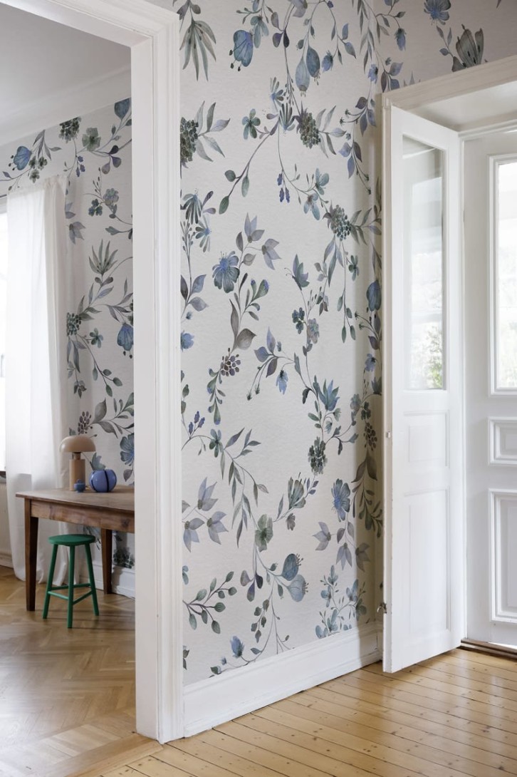 Rebel Walls R18653 Cottage Core Blossom Fling Blue - mural w kwiatki