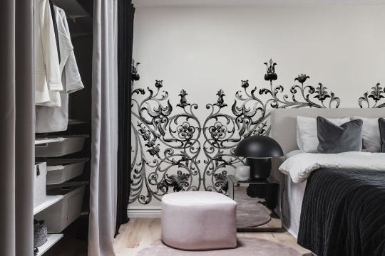 Rebel Walls R13241 Greenhouse Garden Gate - mural z bramą ogrodu