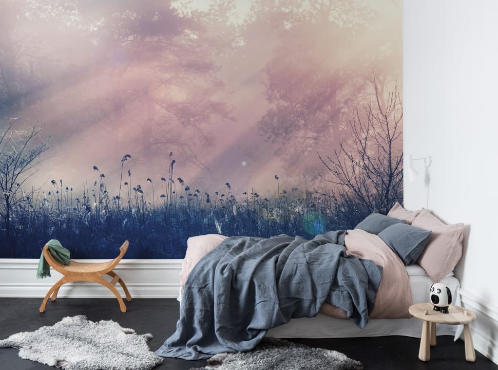 Rebel Walls R15361 Palette Pink Dawn - mural leśny z mgłą