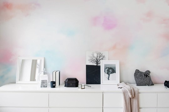 Rebel Walls R15411 Palette Coral Clouds - mural w chmury