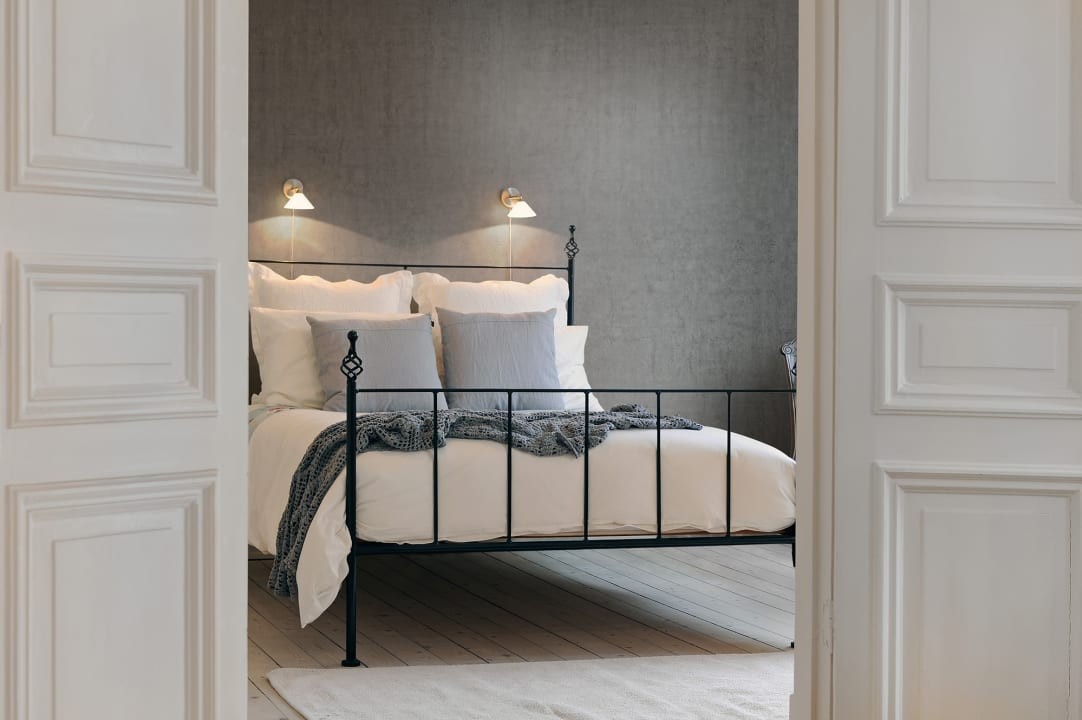 Rebel Walls R12051 Panorama Plain Concrete Dark Grey - mural imitujący beton