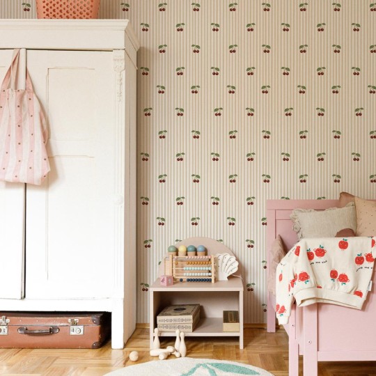 Dekornik DEKO.TAP.389 Little Cherries on Pink Stripes - tapeta w wisienki