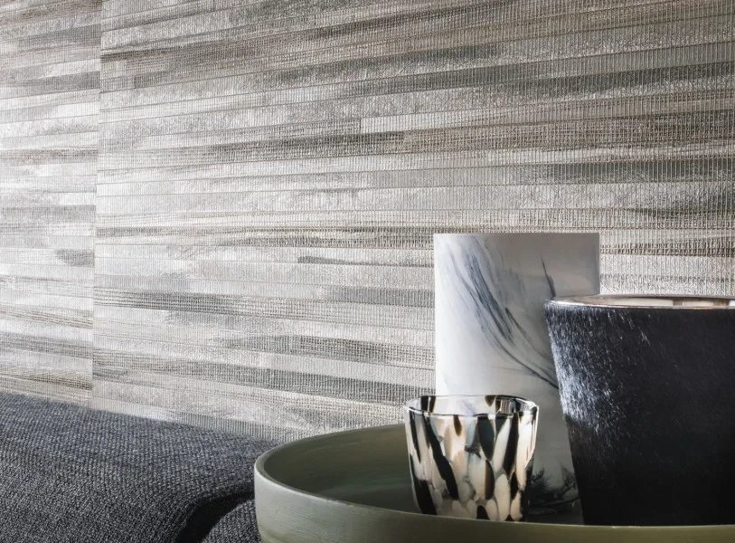 Casamance 70240256 Manado Pao - tapeta w cieniowane pasy