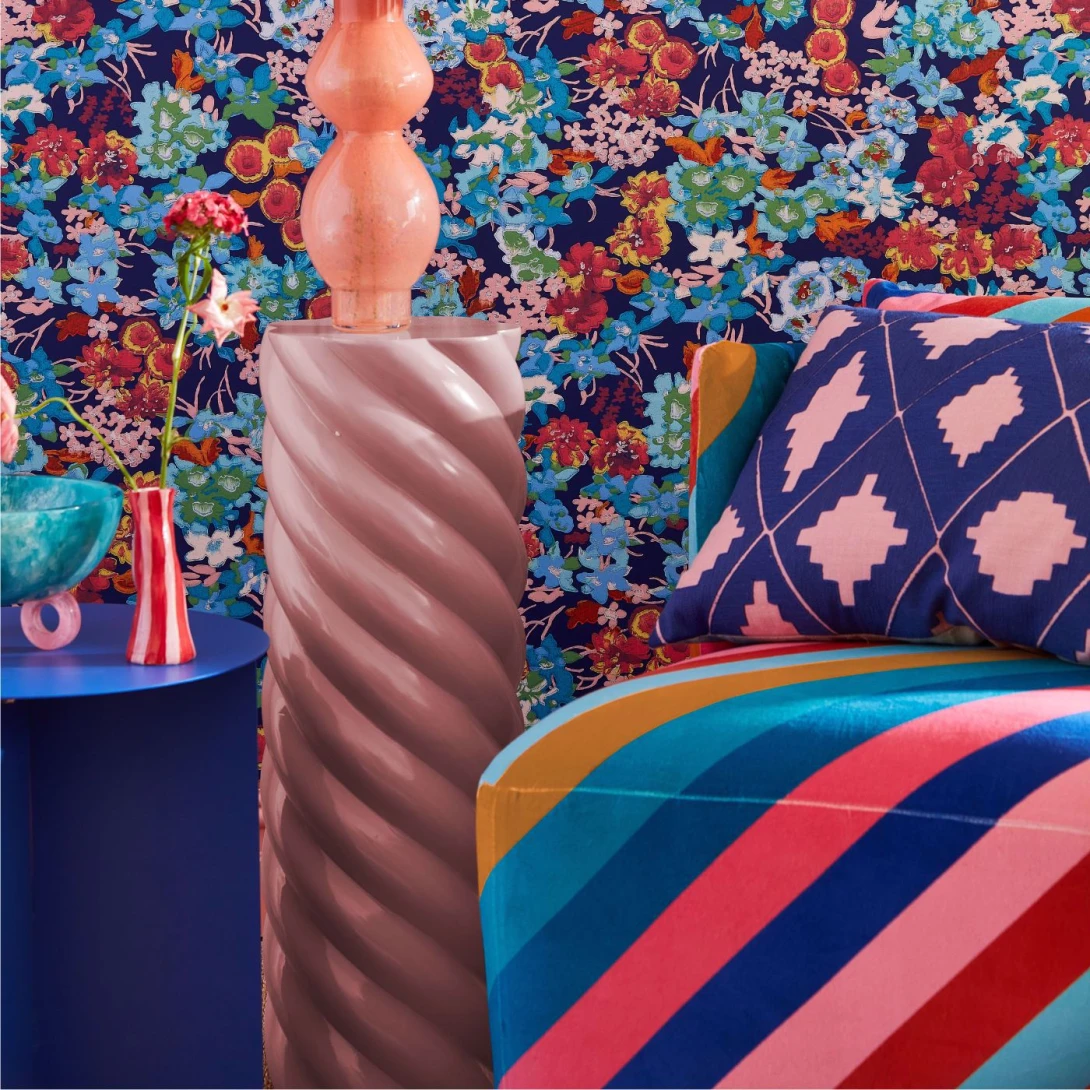 Harlequin 113050 Sophie Robinson Wildflower Meadow Lapis/Carnelian/Aquamarine - tapeta w kwiaty