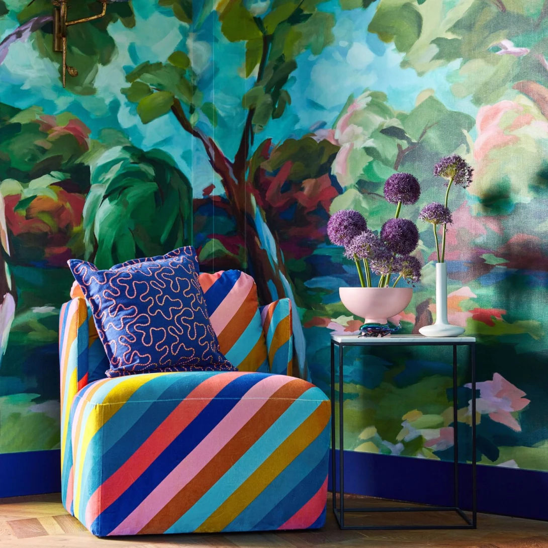 Harlequin 113068 Sophie Robinson In The Woods Sky/Emerald/Carnelian - tapeta leśna