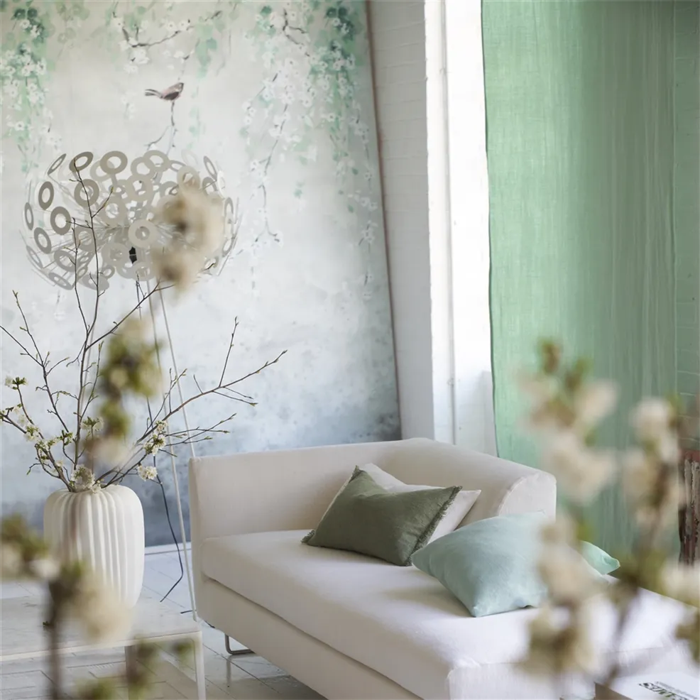 Designers Guild PDG1116/02 Scenes and Murals III Shinsha Scene 1 Celadon - tapeta z opadającymi gałęziami