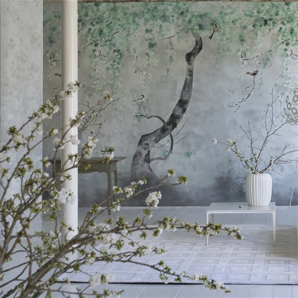 Designers Guild PDG1116/02 Scenes and Murals III Shinsha Scene 1 Celadon - tapeta z opadającymi gałęziami