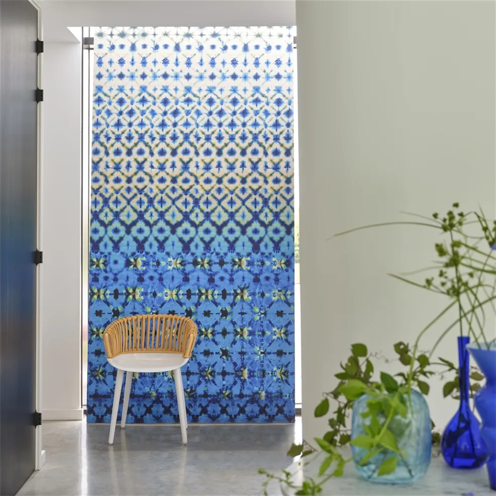 Designers Guild PDG1161/01 Scenes and Murals III Karaoshi Indigo - tapeta geometryczna