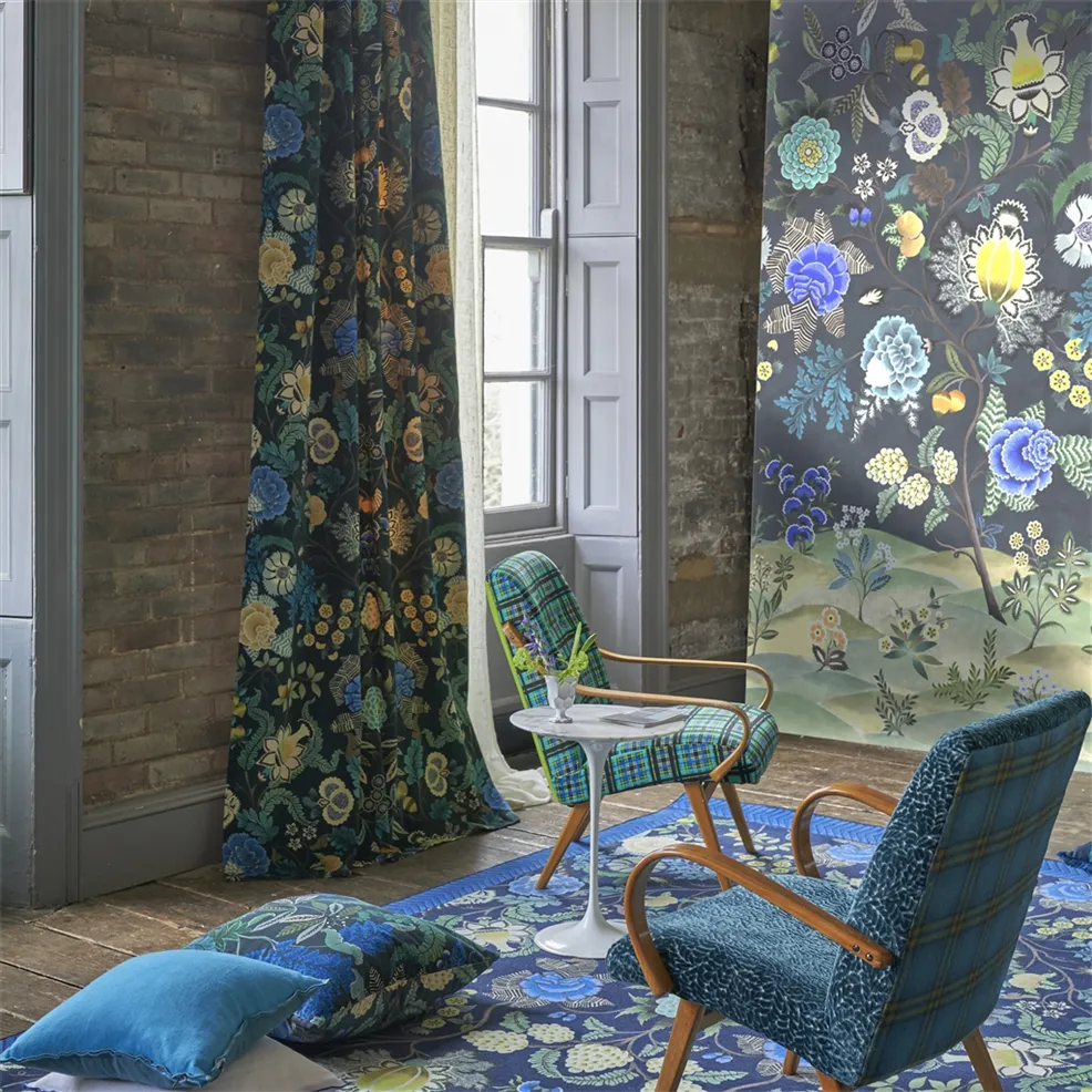 Designers Guild PDG1169/03 Scenes and Murals III Brocart Decoratif Indigo - tapeta w kwiaty