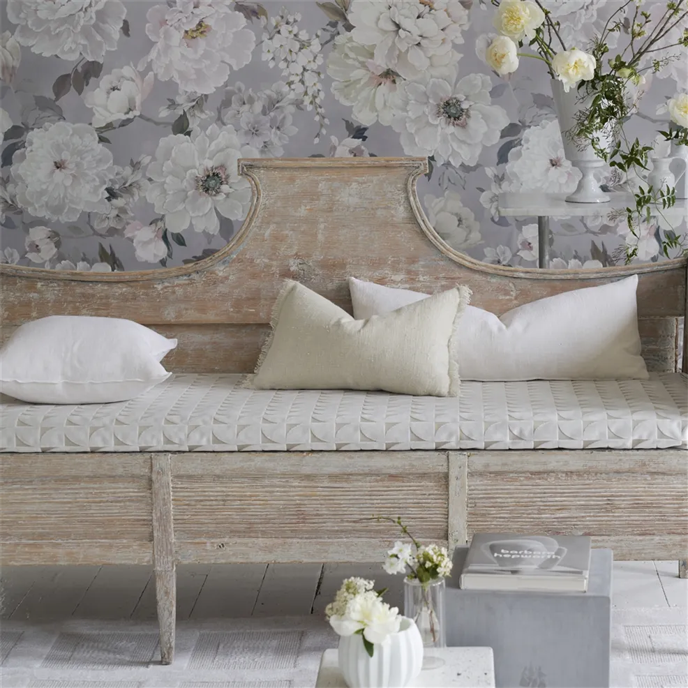 Designers Guild PDG1172/02 Scenes and Murals III Fleur Blanche Platinum - tapeta w kwiaty