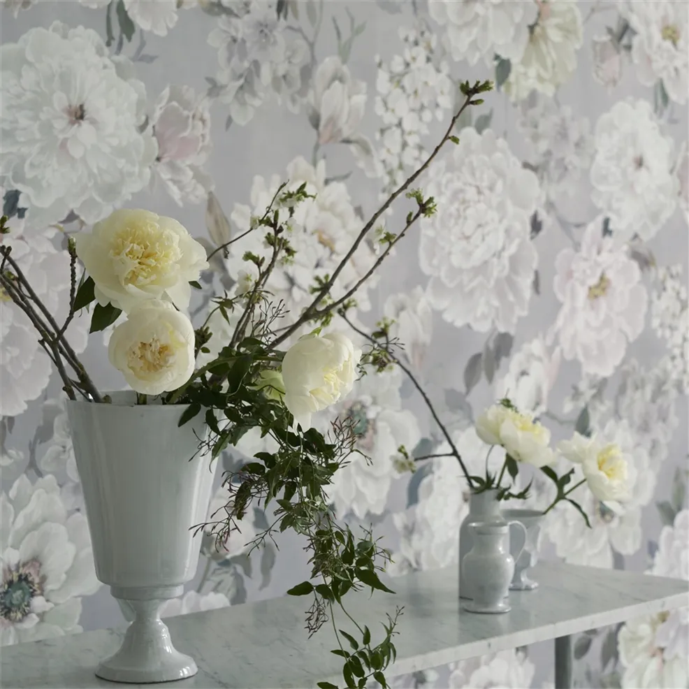 Designers Guild PDG1172/02 Scenes and Murals III Fleur Blanche Platinum - tapeta w kwiaty