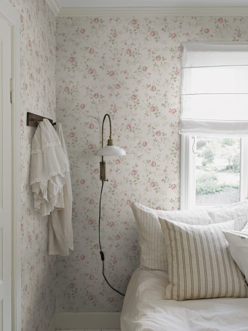 Boras Tapeter 6928 Newbie Rose Garden White - tapeta ogród różany