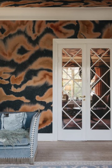 Rebel Walls R19828 Anna Norrman Guppy Orange - mural rozlany tusz