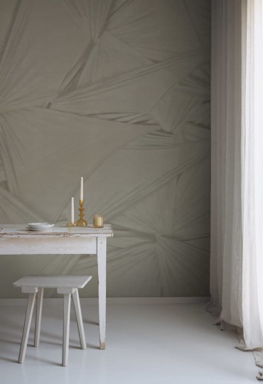 Rebel Walls R18758 Natural Aesthetic Silk Shadows Beige - mural imitujący jedwab