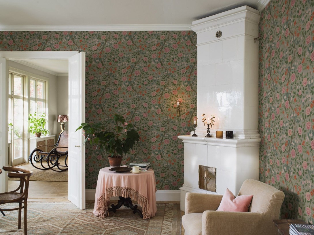 Boras Tapeter 5729 Orangeri Kamelia Green - tapeta botaniczna w róże japońskie