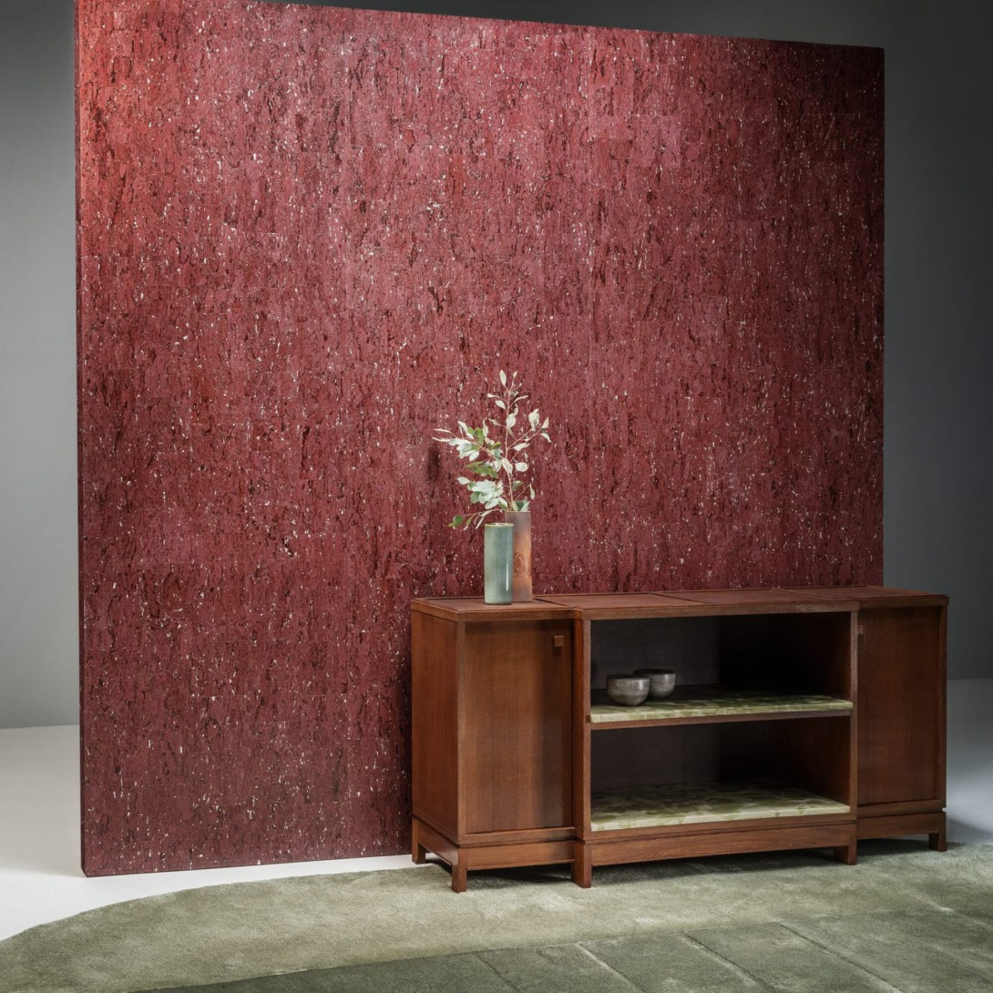 Arte 90590 Boutique Alentejo Cork Burgundy - tapeta imitująca korek z połyskującym wykończeniem