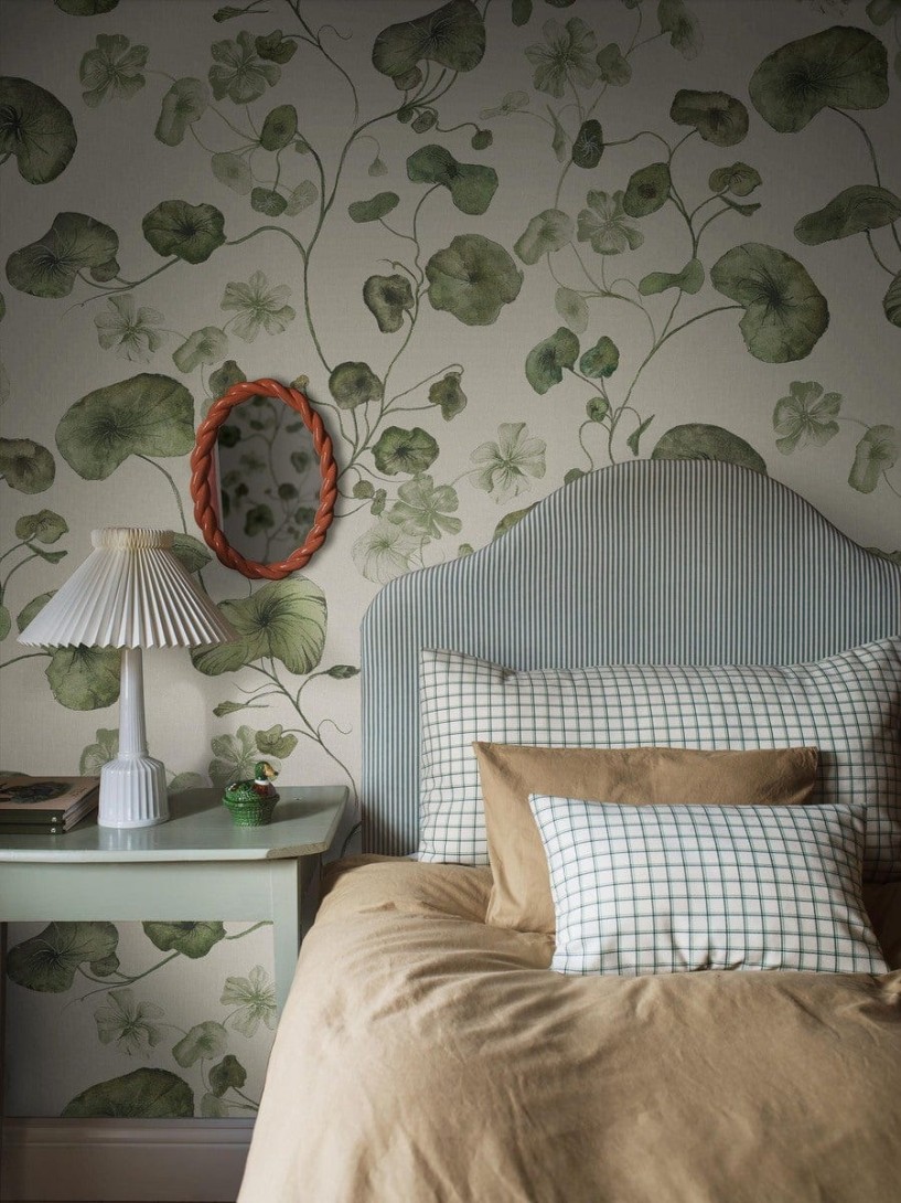 Boras Tapeter Studio 9576W My Feldt Gronska - mural w kwiaty nasturcji
