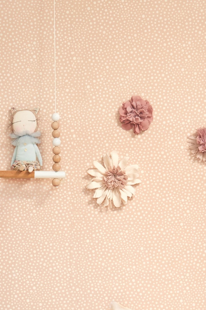 Majvillan 123-03 Dots Soft Pink - tapeta dziecięca w kropki