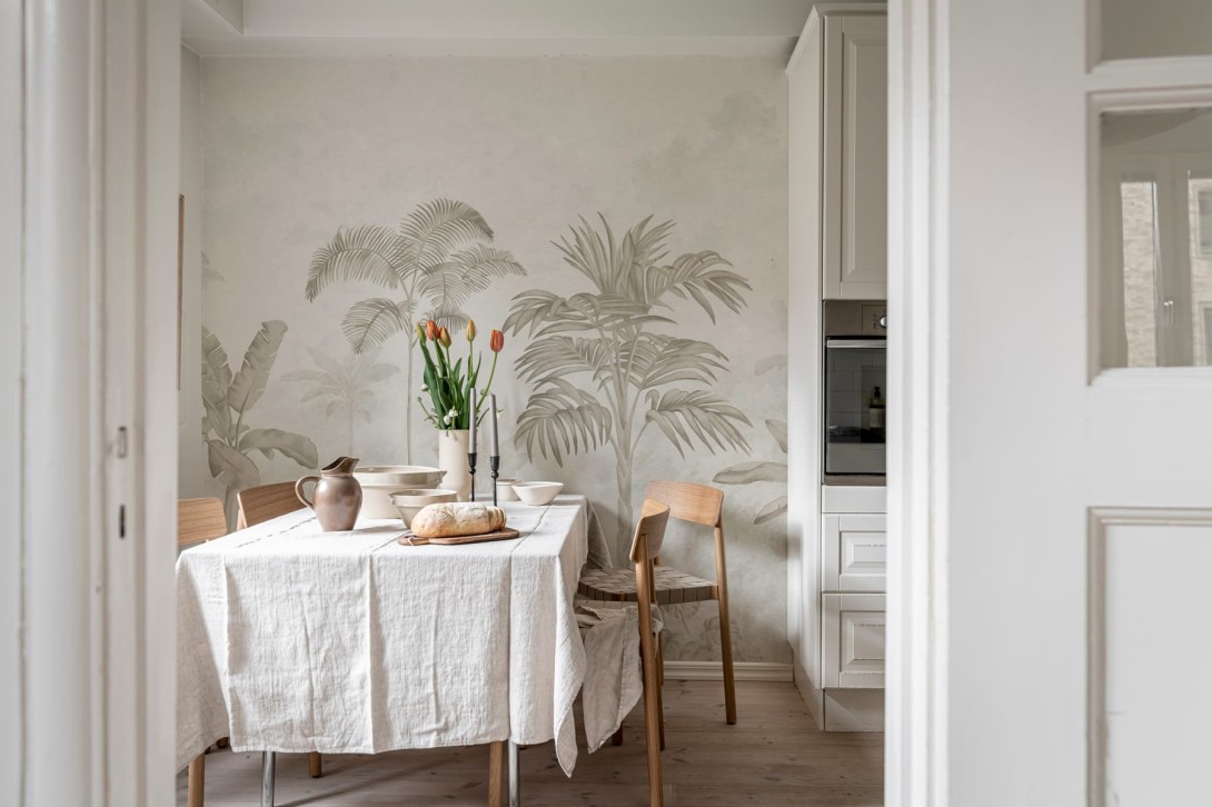 Rebel Walls R18804 Scenic Landscapes Jungle Horizon Beige - mural w egzotyczny las