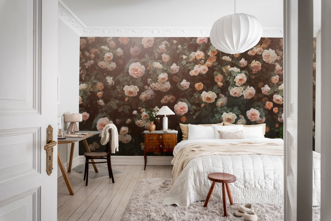 Rebel Walls R18857 Mystic Shades Regal Rose Apricot - mural w róże