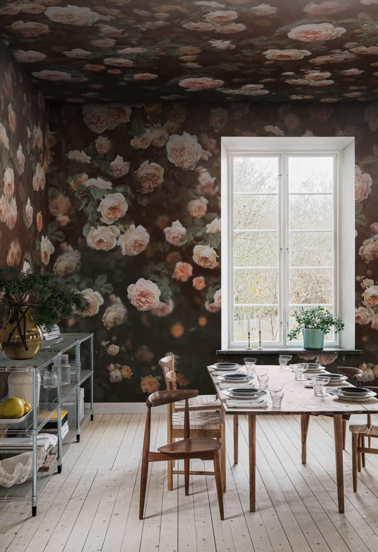 Rebel Walls R18857 Mystic Shades Regal Rose Apricot - mural w róże