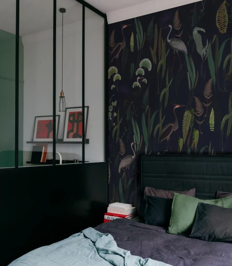 Wallcolors TAP-8788 Animals Kingdom Calm Heron Navy - mural w roślinny motyw i ptaki