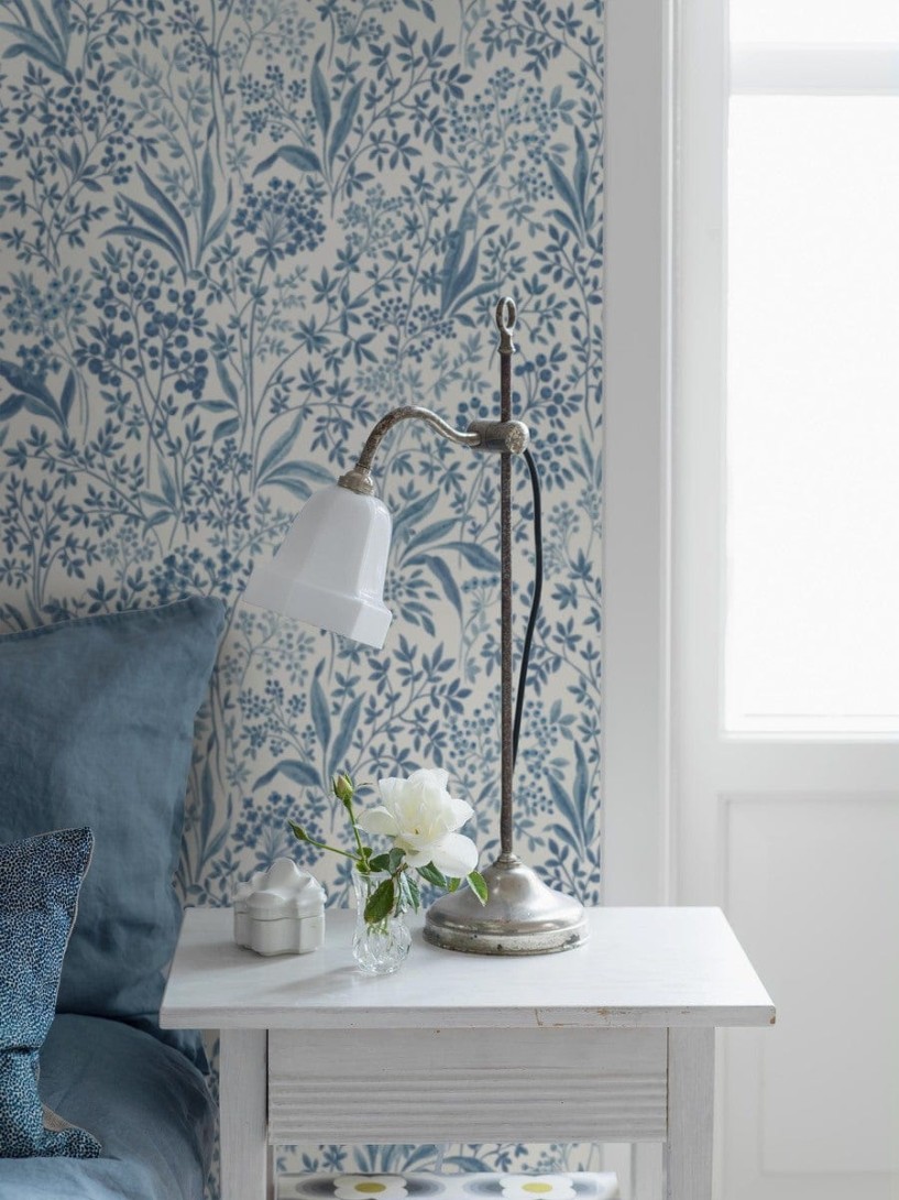 Boras Tapeter 6145 Blue & White Nocturne Blue - tapeta roślinna