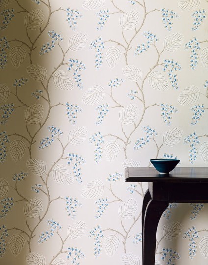 Colefax and Fowler 07141/06 Jardine Florals W/P Atwood Blue/Beige - tapeta w delikatny motyw roślinny