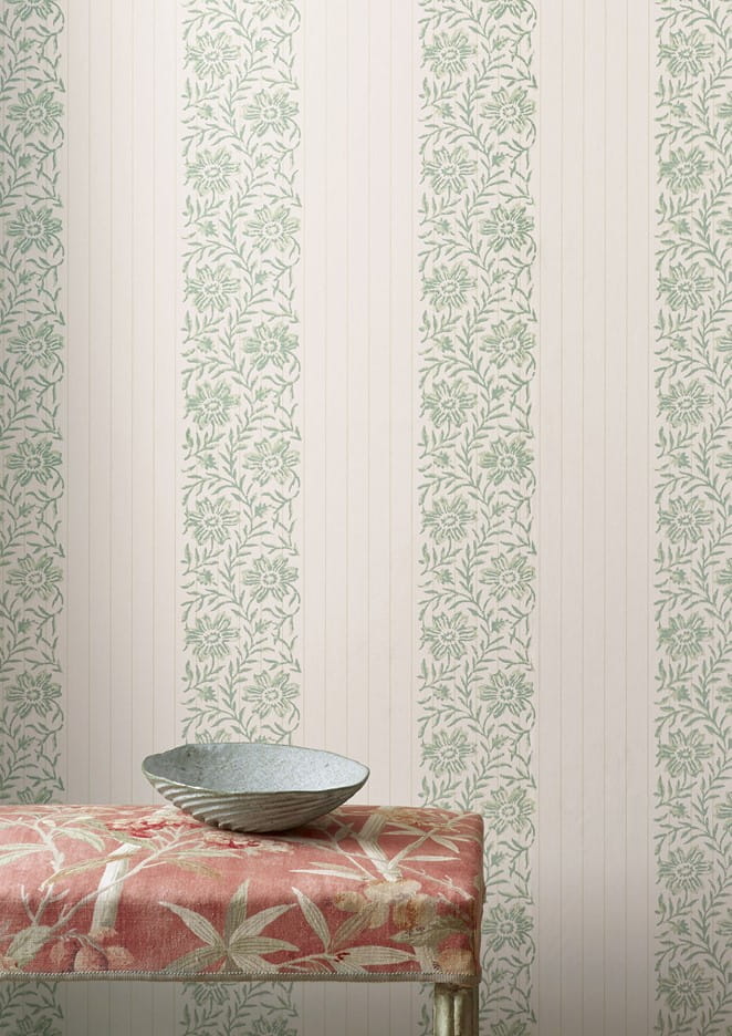 Colefax and Fowler W7001-05 Jardine Florals W/P Alys Silver - tapeta w roślinne paski