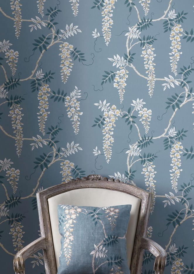 Colefax and Fowler W7005-02 Jardine Florals W/P Grayshott Silver Blue - tapeta w kwiaty glicynii