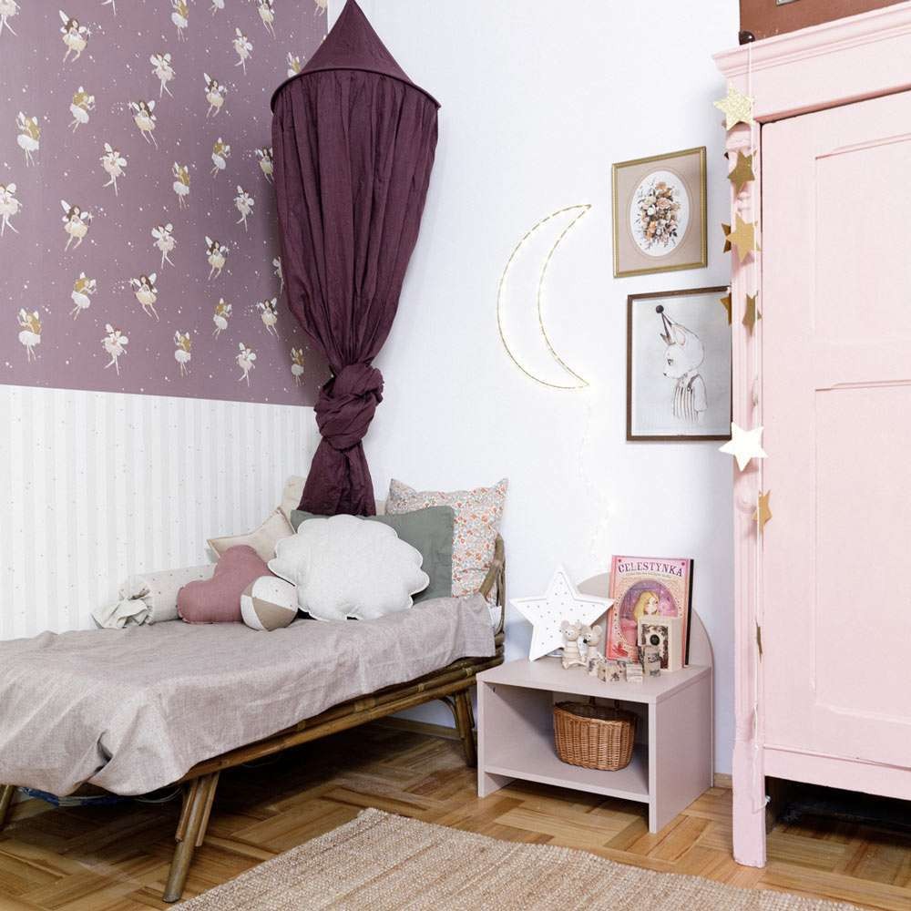 Dekornik DEKO.TAP.459 Fairies plum and stripes - tapeta wróżki z lamperią w paski