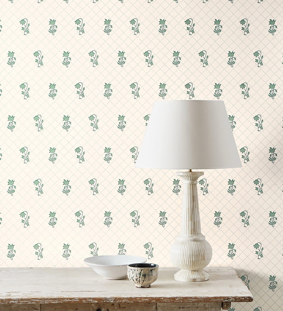 Colefax and Flower W7010-02 Small Design W/Papers II Berkeley Sprig Lime - tapeta w kratkę i kwiaty