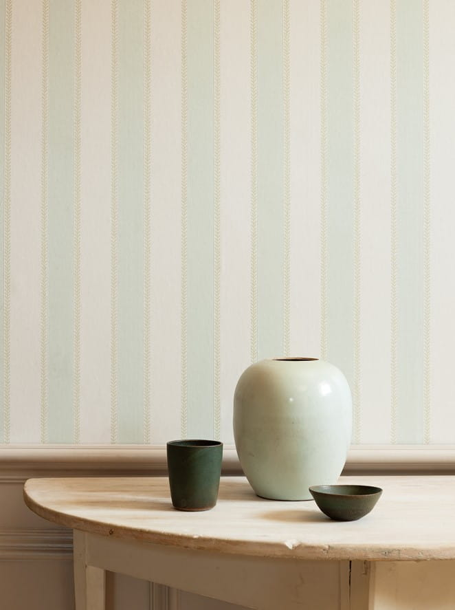 Colefax and Fowler 07190-02 Mallory Stripes Graycott Stripe Pink/Green - tapeta w paski z roślinnym wykończeniem