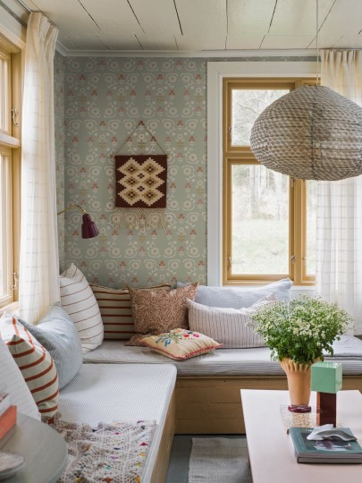 Boras Tapeter 5820 Nordic Folk Isolde - tapeta w kwiaty w folkowym stylu