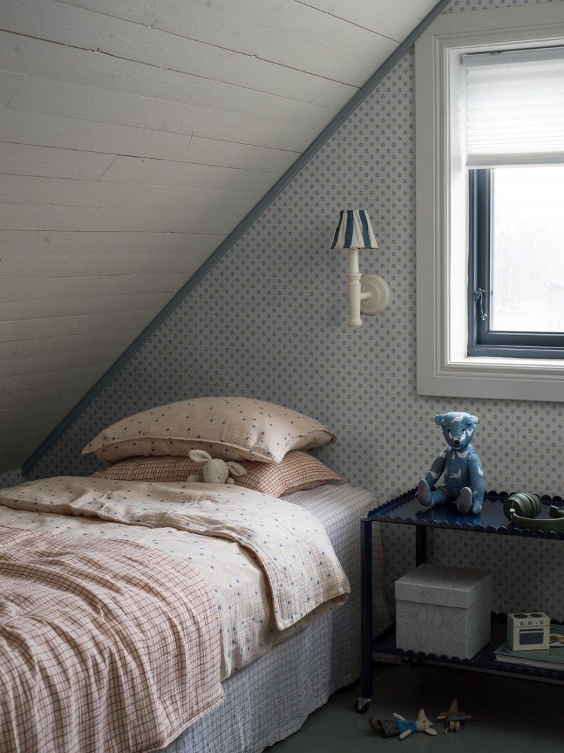 Boras Tapeter 5810 Nordic Folk Skogsstjarna - tapeta w kwiaty leśnej gwiazdy